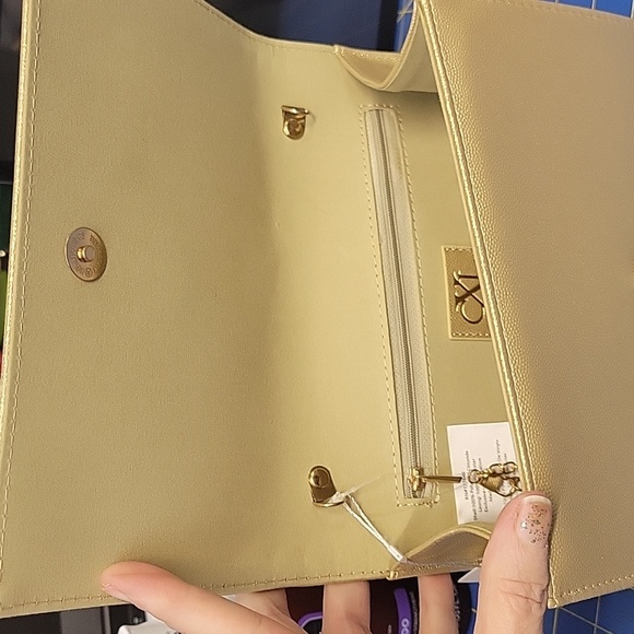 Christian Lacroix Elegant Gold 9x6x2.5 Clutch NWT - Picture 3 of 4